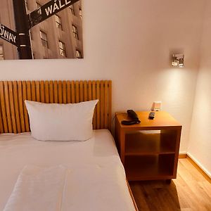 Budget Kamer met een King Size Bed